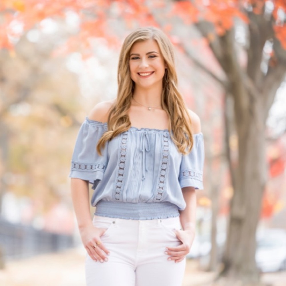 Meet your Posher, Brooke